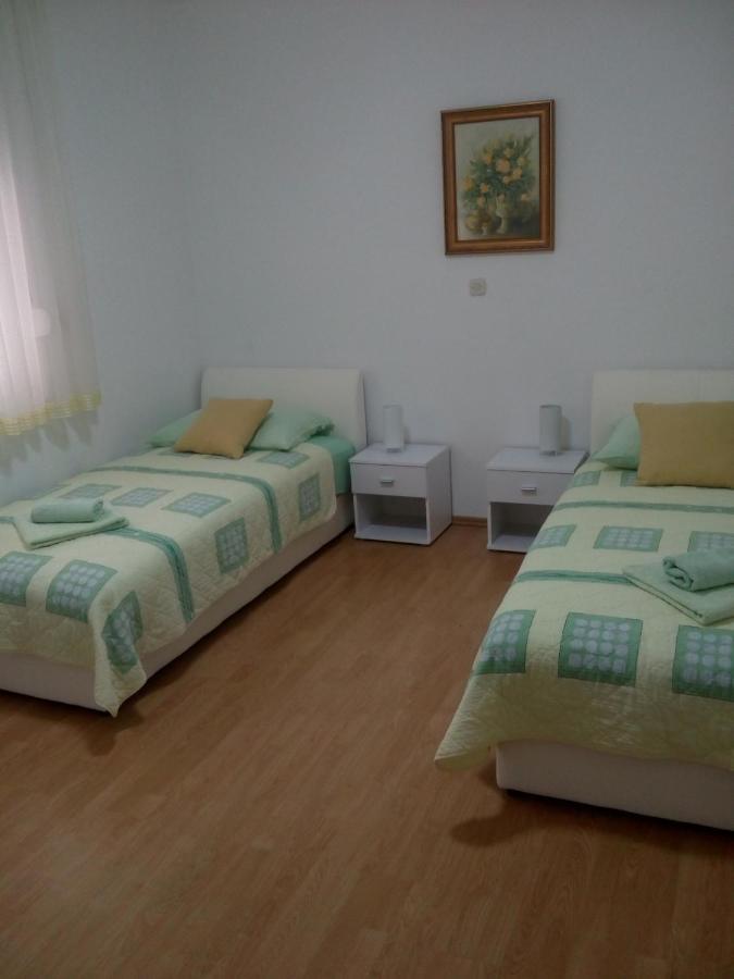 Apartment Plitvice Starigrad Paklenica Exterior photo